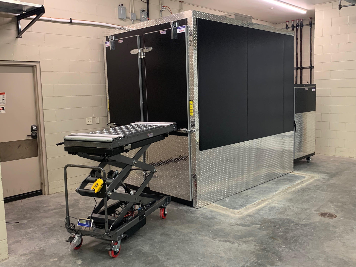 Powered Scissor Lift System HD 1000 MAX Multi-Directional Top -  American Mortuary Coolers Powered by Funeral Source One Supply Company 